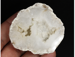 Кварц в жеоде, халцедон, полировка, Россия, Северный Кавказ, КЧР, Усть-Джегутинский район (56*53*23 мм, 85 г) №35580