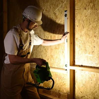 LED-прожектор Greenworks G40WLH с гибридным питанием 40V