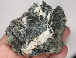 Актинолит, Россия, Северный Кавказ, КЧР, река Большой Блыб (75*70*36 мм, 164 г) №29631