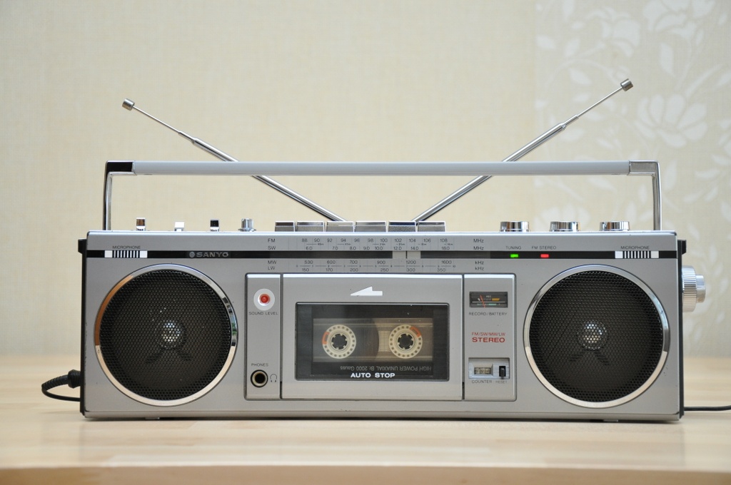 Sanyo m2567k. Кассетный магнитофон националь. Магнитофон sony cfs-w455l. Центр магнитол. Jvc rc-770wh.