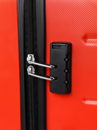 Чемодан для путешествий M Optimum Travel, красный