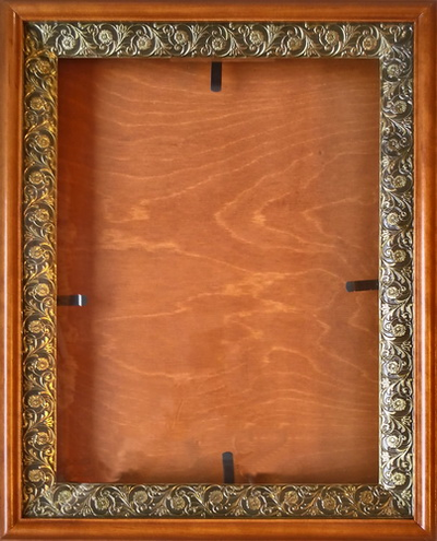 Киот деревянный с басменной рамой для иконы формата 30х40см.