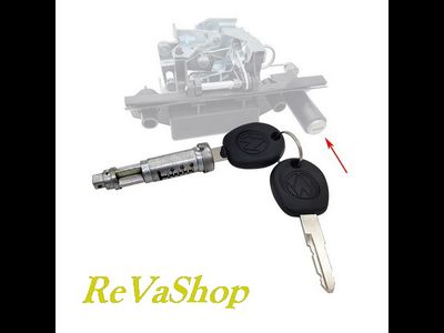 Личинка двери багажника (хлопушка) Фольксваген Т4