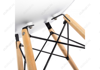 Стул Eames PC-015