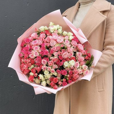 Букет из 51 кустовой розы