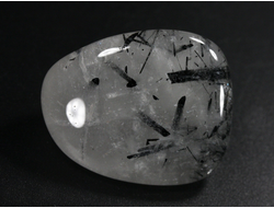 Кварц с черным турмалином (шерл), галтовка, Бразилия (31*25*15 мм, 18 г) №35104