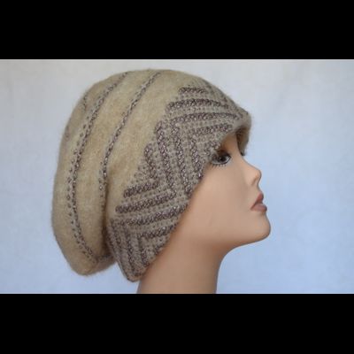 Женский берет зимний Vizio Италия 5854 бежевый с розовым