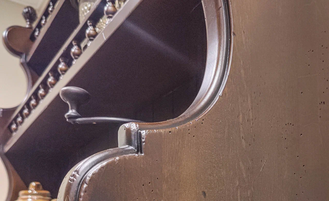 Полка кухонная резная.