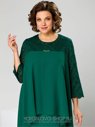 Платье женское полуприлегающего силуэта с накидкой