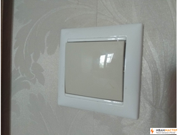 Установка одноклавишного выключателя в Москве ИВАНМАСТЕР