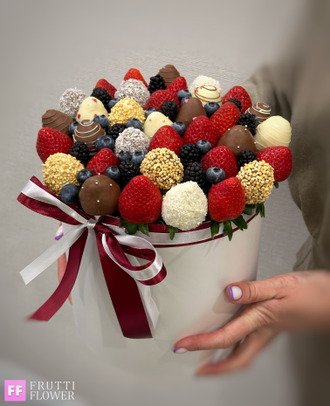 Клубника в шляпной коробке № 8