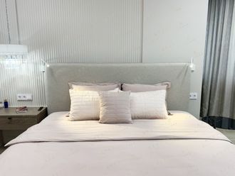 Кровать Кэтти 2 с мягким изголовьем декорированным кантом