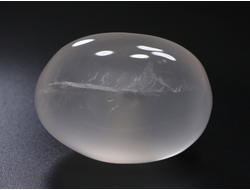 Кварц лунный "Джиразоль", галтовка крупная, Мадагаскар (62*45*31 мм, 146 г) №23175