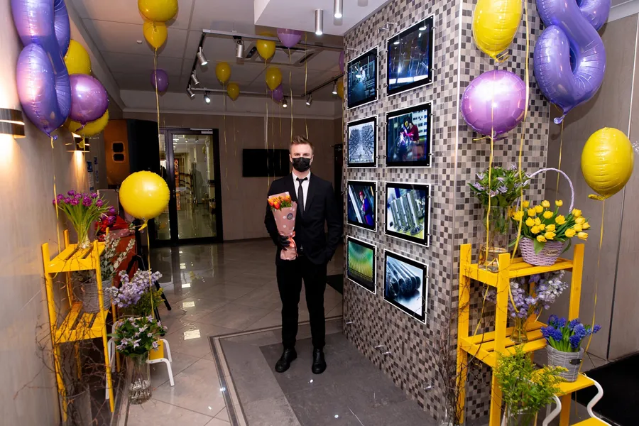 Оформление коридоров к 8 марта офисах