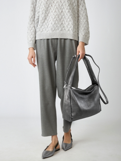 (АРТИКУЛ: 10122/1/5) СУМКА, СРЕДНЕГО РАЗМЕРА, НАТУРАЛЬНАЯ КОЖА, СЕРАЯ С НЕБОЛЬШИМ БЛЕСКОМ, ДВА ОТДЕЛЕНИЯ, ЧЕРЕЗ ПЛЕЧО