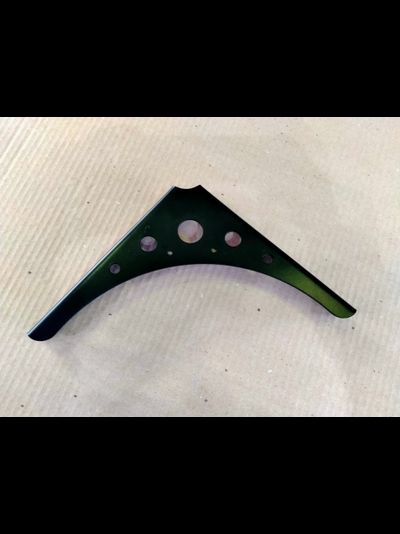 Кронштейн полки угловой с отверстиями