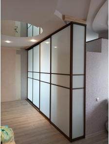 раздвижная перегородка каскадом. Установка перед ремонтом потолка.