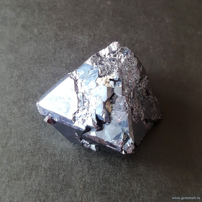 Куприт — кристаллы 34*30*16 мм