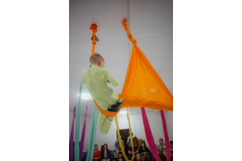 занятие в гамаках 2