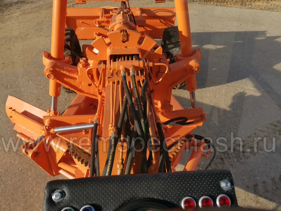 Автогрейдер ГС-14.02