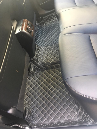 Коврики Люкс 3D черная экокожа и белая отстрочка