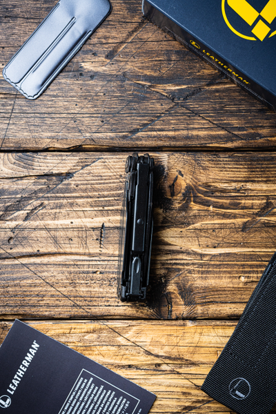 Leatherman Surge Black с чехлом Molle