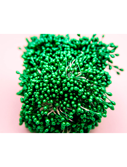 Тычинки капельки около 340 нитей , двусторонние , цвет изумрудный
