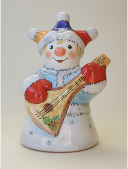 Снеговик с балалайкой