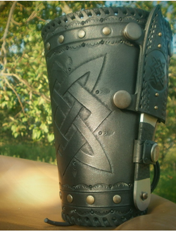 Наруч с ножом "Звезда Руси".