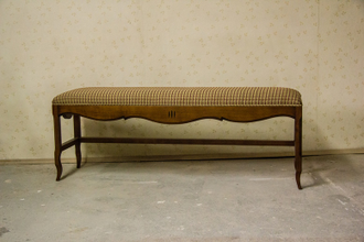 Банкетка-скамья винтажная.