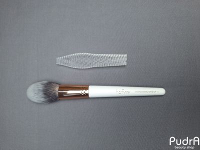 Topface Кисть для макияжа F01 Powder Brush для пудры и любых сухих текстур PT901