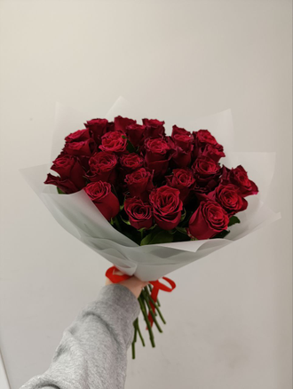 Букет из 25 красных роз