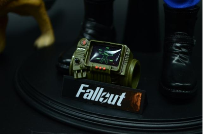 Пип-бой 3000 (Pip-Boy 3000) 1/6