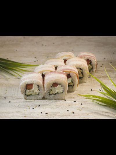 Ролл с беконом