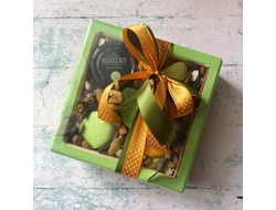 Праздничный бокс с макарунс