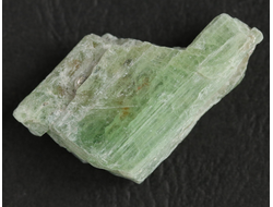 Кианит зеленый