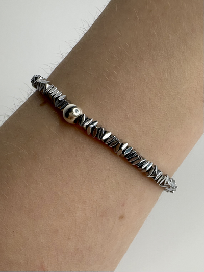 Браслеты из гематита, разные виды