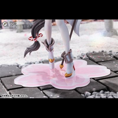 Фигурка 1/7 Косака Чикаши - Следы Туманного Цветения (Mistbloom Traces - Kosaka Chikashi)