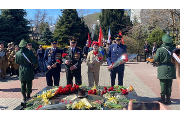 Сквер Славы 11.04.2022 г. 