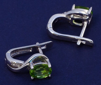 Серьги из серебра 925 пробы с хризолитами и фианитами (Ж-134-321Е)