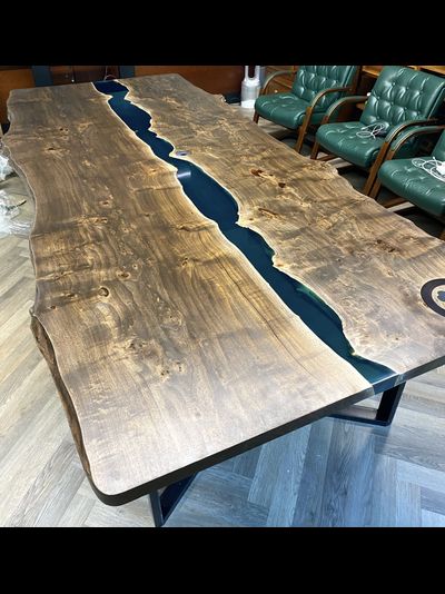 стол из слэба, стол из карагача, стол из дерева, стол из массива, стол в офис, большой стол с смолой