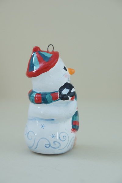 Снеговик со снегирем