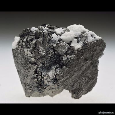 Браунит и кальцит. Южная Африка. 37*30*22мм.