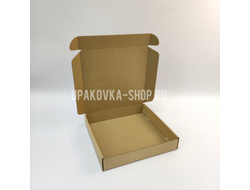 Коробки с откидной крышкой 220*220*40 мм БУРЫЙ