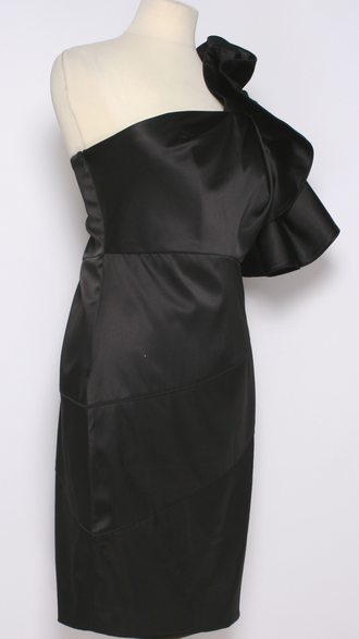 ПЛАТЬЕ АТЛАСНОЕ "К. М." драпировки на плече чёрное 46р