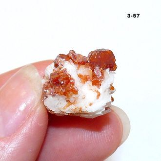 Ванадинит натуральный (щетка) №3-57: 24*15*13мм