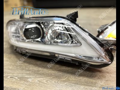 Фары Toyota Camry 40 в стиле Lexus бегающие (светлые)