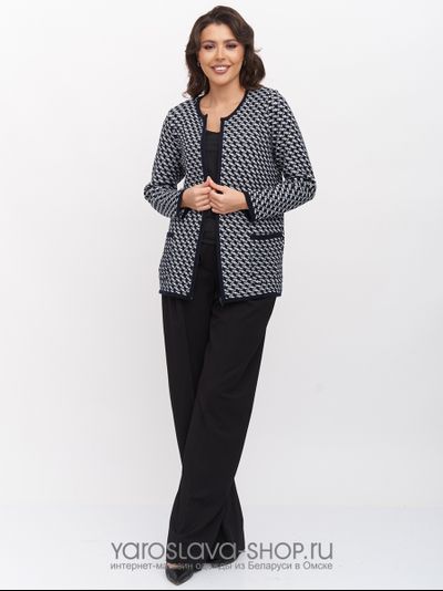 Женский вязаный жакет полуприлегающего силуэта