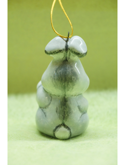 Заяц с морковкой