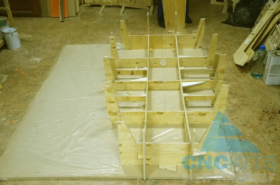 Сборка корпуса яхты Оптимист Фото 1